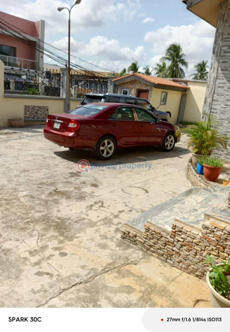 An executive 5bedroom detached house & 2bedroom bungalow - 2 7 bedroom House For Sale Estate, Adeniyi Jones, Ikeja Adeniyi Jones Ikeja Lagos - 2