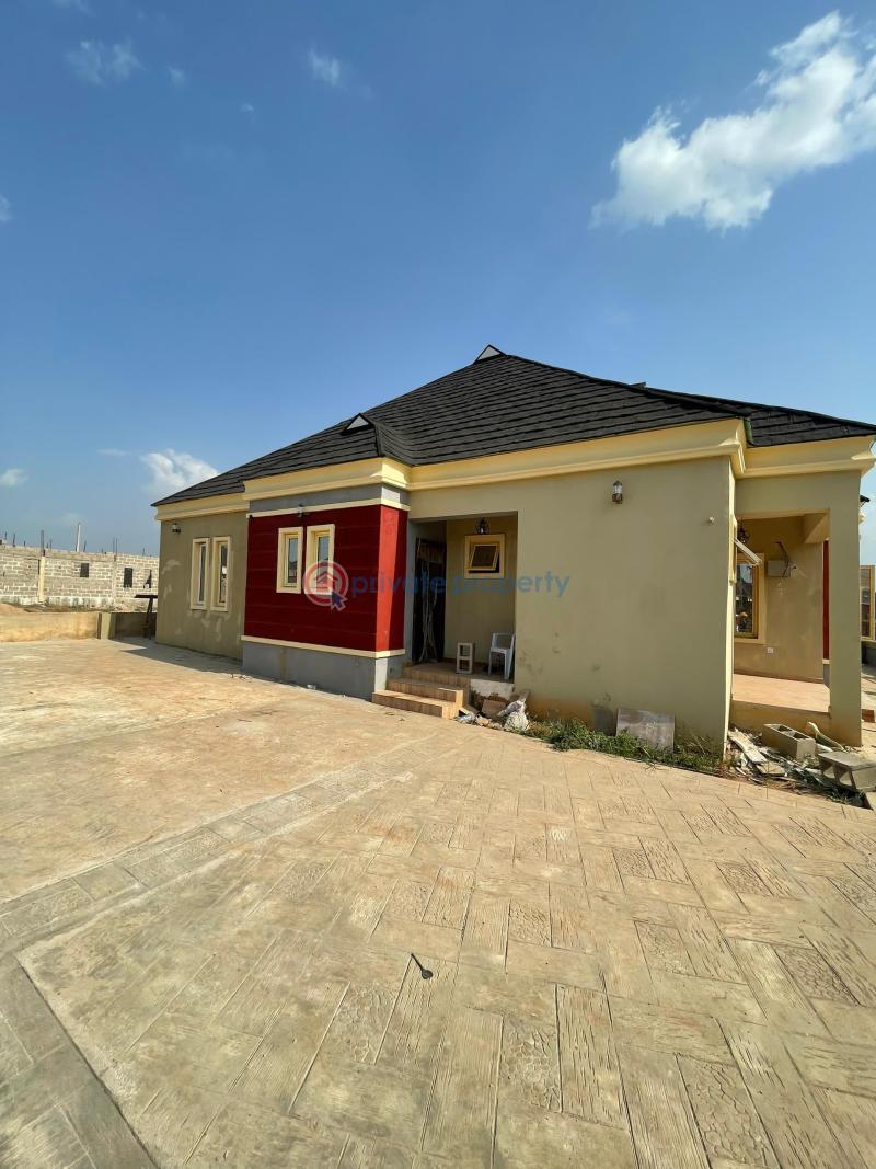 3 bedroom Bungalow For Sale Mowe Ogun area 
