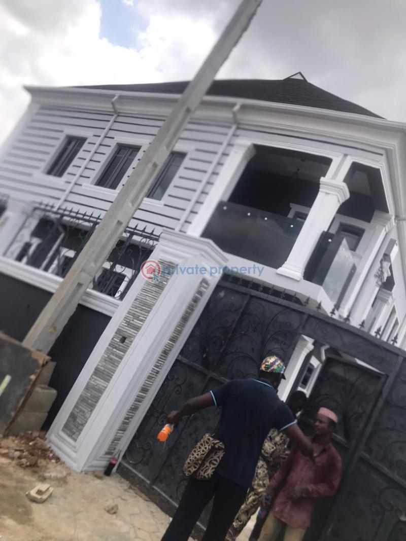 3 bedroom Block Of Flats For Rent Karounwi, Off Ijesha Rd, Surulere Itire-Ikate Surulere Lagos - 9