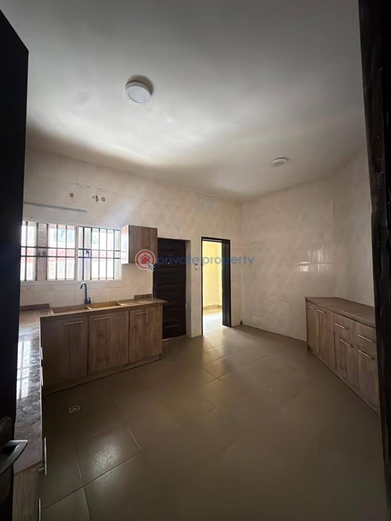 3 bedroom Flat & Apartment For Rent Sonakan Oniyeye, Alao Akala Way Akobo Ibadan Oyo - 1