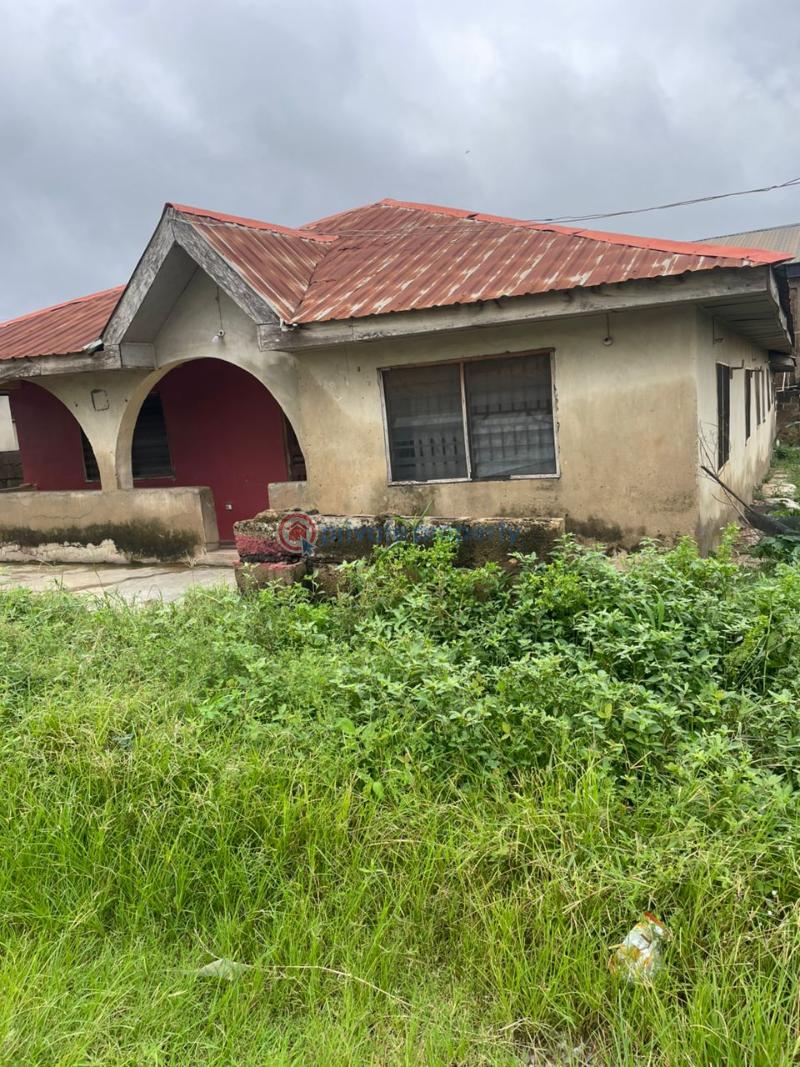 10 bedroom Detached Bungalow For Sale Toll Gate By Lead City University Ibadan Oyo - 0