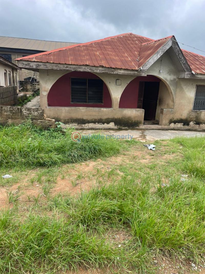 10 bedroom Detached Bungalow For Sale Toll Gate By Lead City University Ibadan Oyo - 1