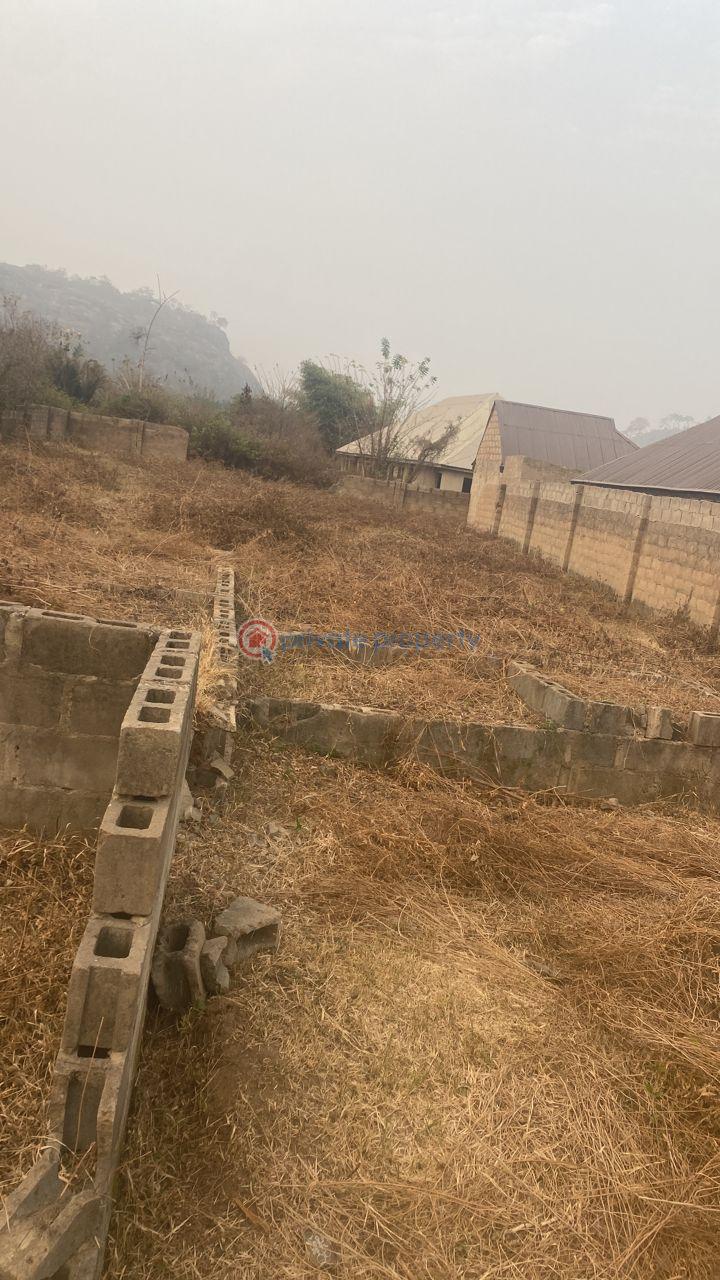 An hostel plot of land with uncompleted flats - 1 Residential Land For Sale Behind Motif Funland, Iworko Ado-Ekiti  - 1