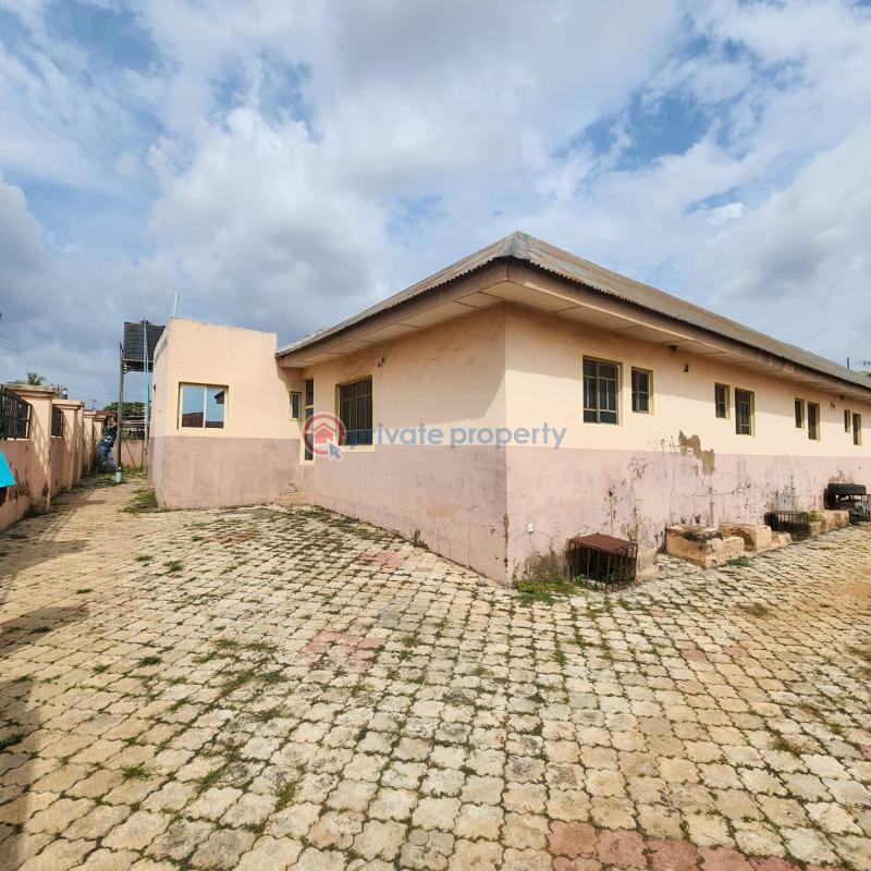 10 bedroom Detached Bungalow For Sale Awotan, Apete Ibadan Polytechnic/University of Ibadan Oyo - 6
