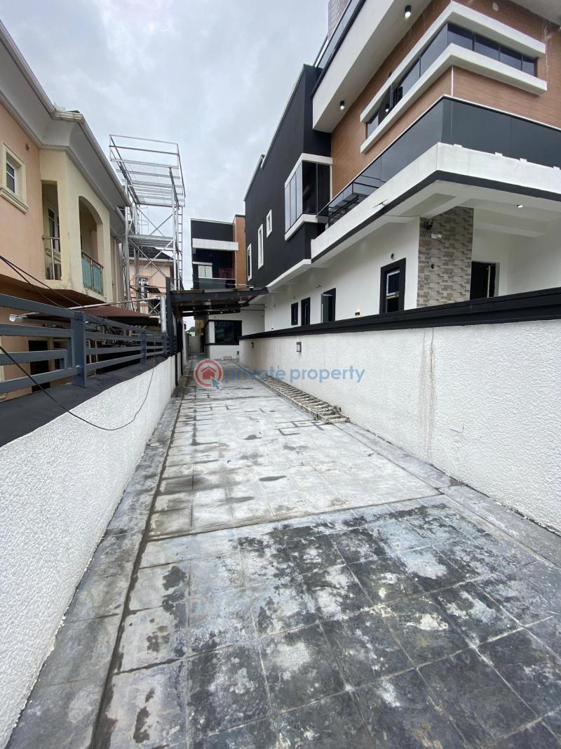 4 bedroom Semi detached Duplex For Sale Chevron Drive Lekki Lagos - 10