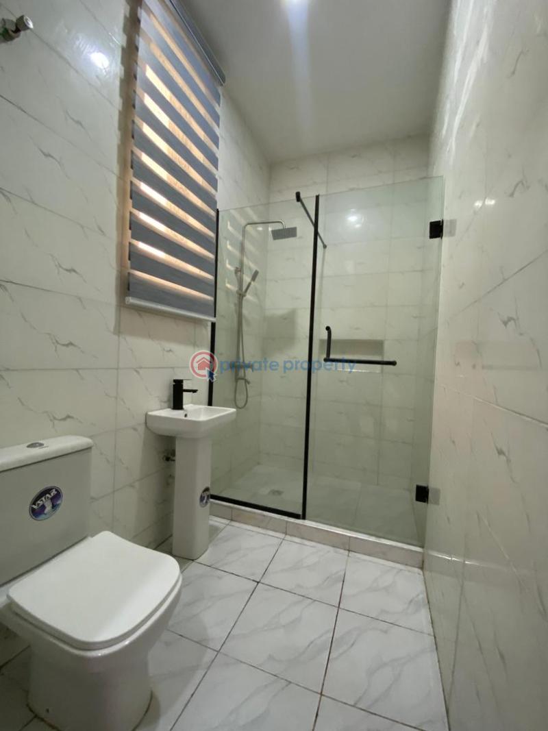 5 bedroom Detached Duplex For Sale Chevron Drive Lekki Lagos - 3