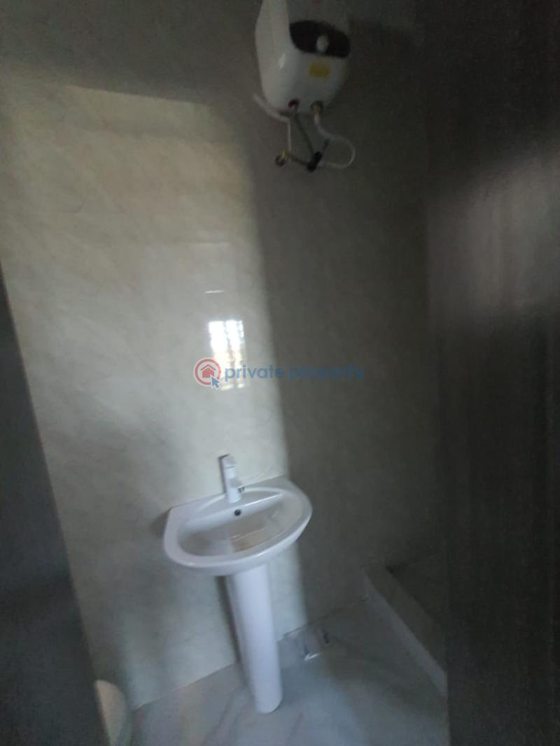2 bedroom Block Of Flats For Rent Off Alpha Beach, New Road Lekki Phase 2 Lagos - 11