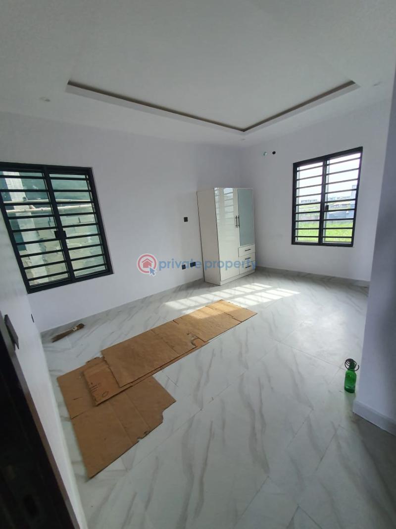 2 bedroom Block Of Flats For Rent Off Alpha Beach, New Road Lekki Phase 2 Lagos - 2