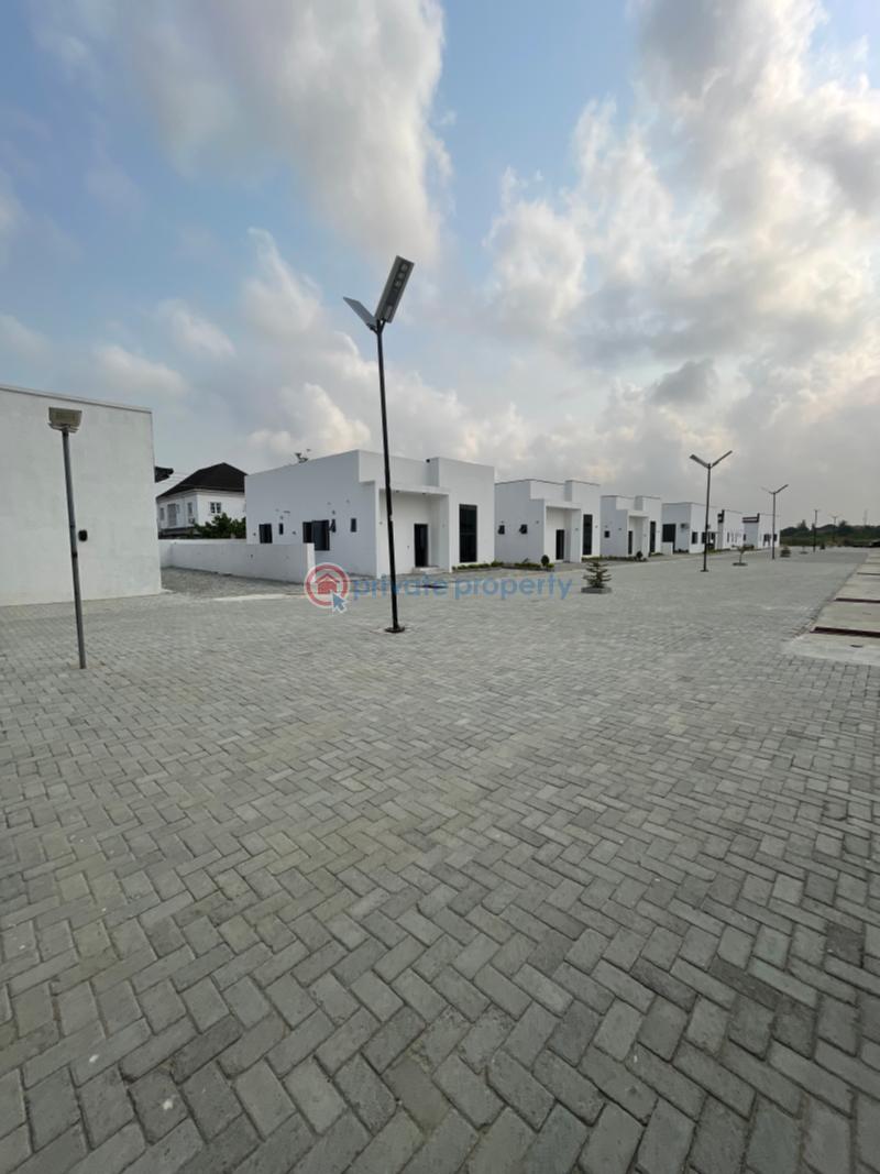 4 bedroom Detached Bungalow For Sale Inside Atlantic Nominee Layout, Abraham Adesanya. Abraham Adesanya Ajah Lagos - 2