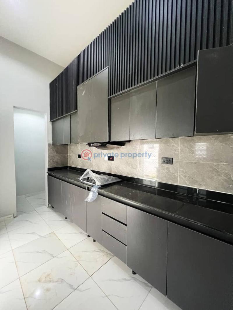 4 bedroom Detached Bungalow For Sale Inside Atlantic Nominee Layout, Abraham Adesanya. Abraham Adesanya Ajah Lagos - 8