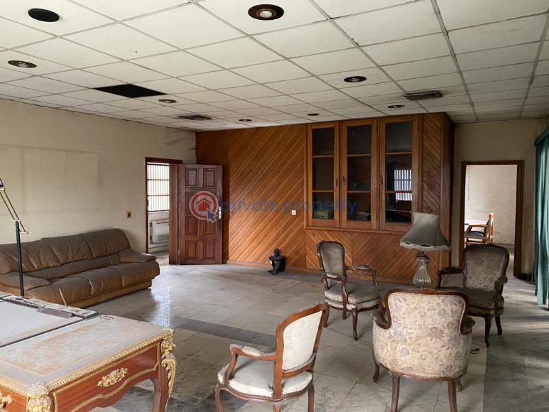 An old 3 bedroom detached duplex - 4 5 bedroom Detached Duplex For Sale Ikorodu Road Beside Domino's Pizza And Maryland Mall Maryland Lagos - 4