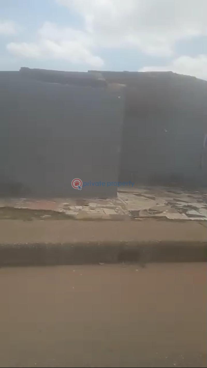 Bungalow For Sale Osakpamwam Street Off The Second West Circular Off Textile Mill Road, Is Very Accessible Benin Edo - 4