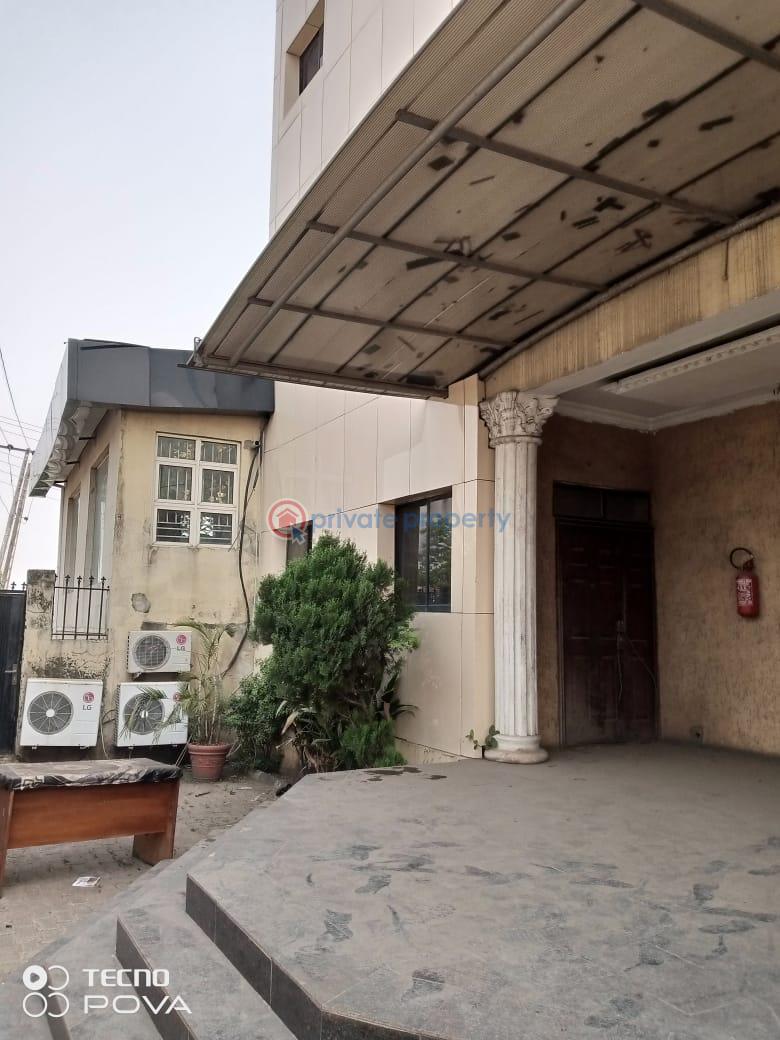 Office For Rent Off New African Shrine, Agidingbi Cbd Alausa Agidinbgi Ikeja Lagos - 1