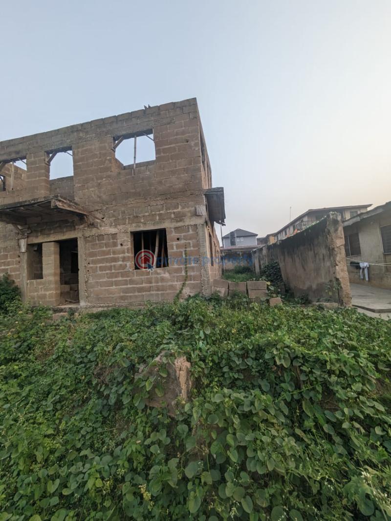 House For Sale Location: Kajola Street, Agbowo, University Of Ibadan Area, Ibadan Ibadan Oyo - 3