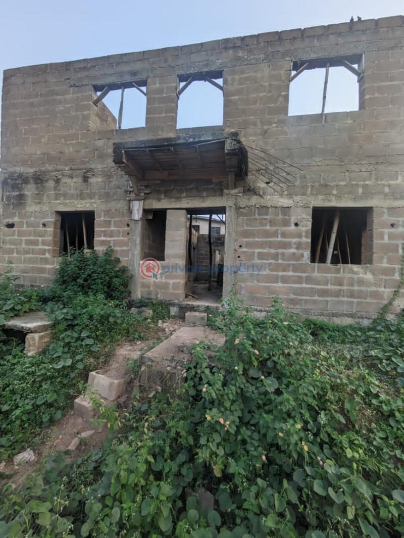 House For Sale Location: Kajola Street, Agbowo, University Of Ibadan Area, Ibadan Ibadan Oyo - 0