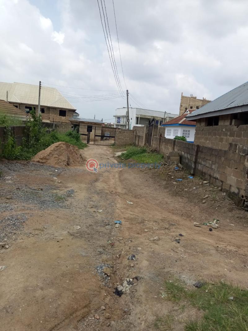 3 bedroom Bungalow For Sale Golden Palace Estate Akala Express Akala Express Ibadan Oyo - 7