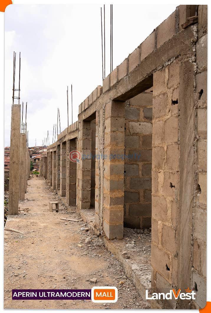 Mall/Complex/Plaza For Sale Orita Aperin Ibadan Oyo - 2