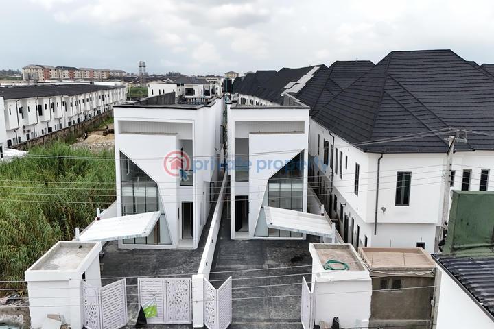 5 bedroom Detached Duplex For Sale Victoria Garden City Lekki Lagos - 2