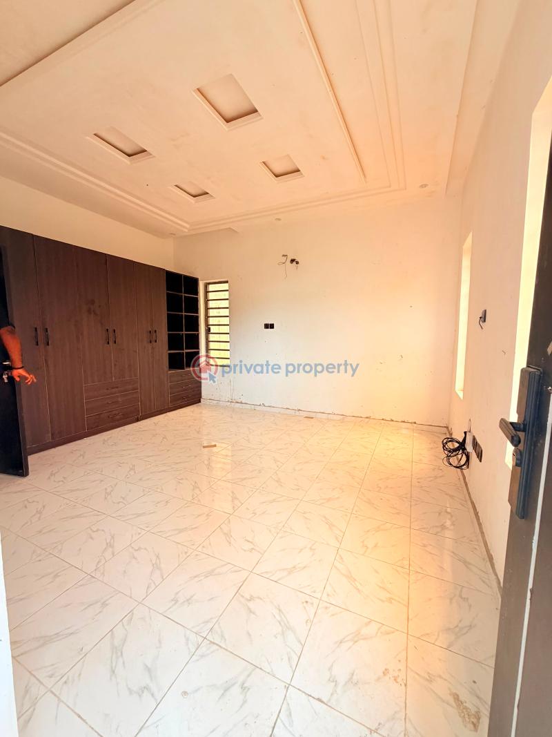 4 bedroom Detached Duplex For Sale Gbagada Lagos - 11