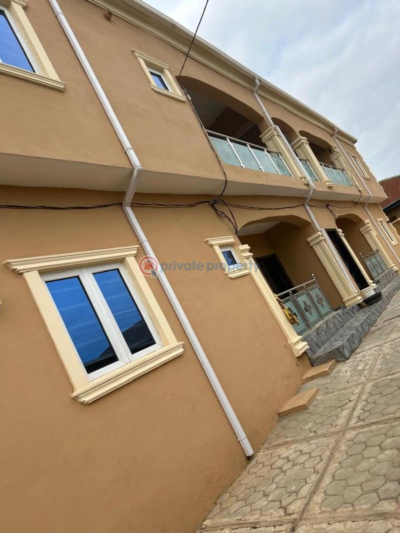 Flat & Apartment For Rent At Dove Estate Elebu Akala Express. Akala Express Ibadan Oyo - 1