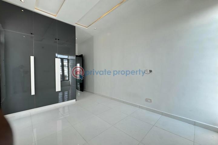 Automated 5 bedroom detached duplex with swimming pool and bq - 18 5 bedroom Detached Duplex For Sale Lekki Lagos - 18