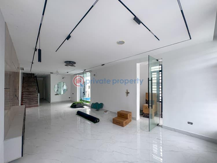 5 bedroom Detached Duplex For Sale Off Admiralty Road Lekki Phase 1 Lagos - 3