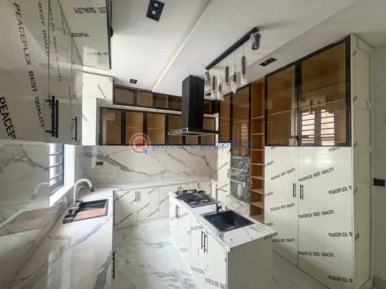 5 bedroom Detached Duplex For Sale Off Admiralty Road Lekki Phase 1 Lagos - 6