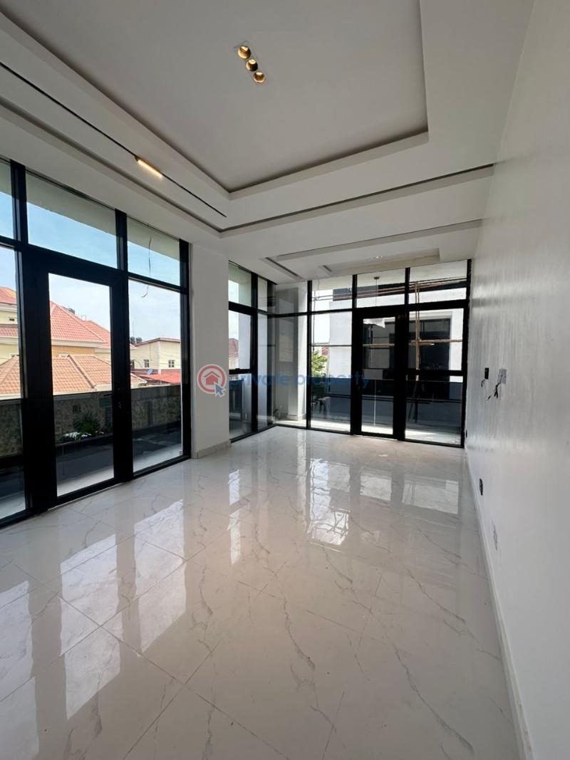 Automated smart 4 bedroom terraced duplex with bq - 8 4 bedroom Terraced Duplex For Sale Lekki Phase 1 Lagos - 8