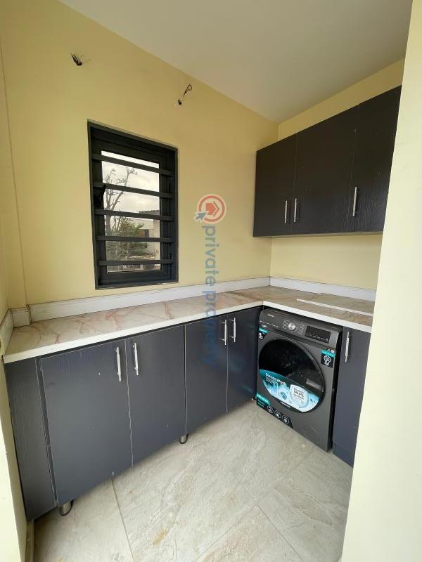 5 bedroom Terrace For Sale Sunmola Street Mende Maryland Lagos - 3