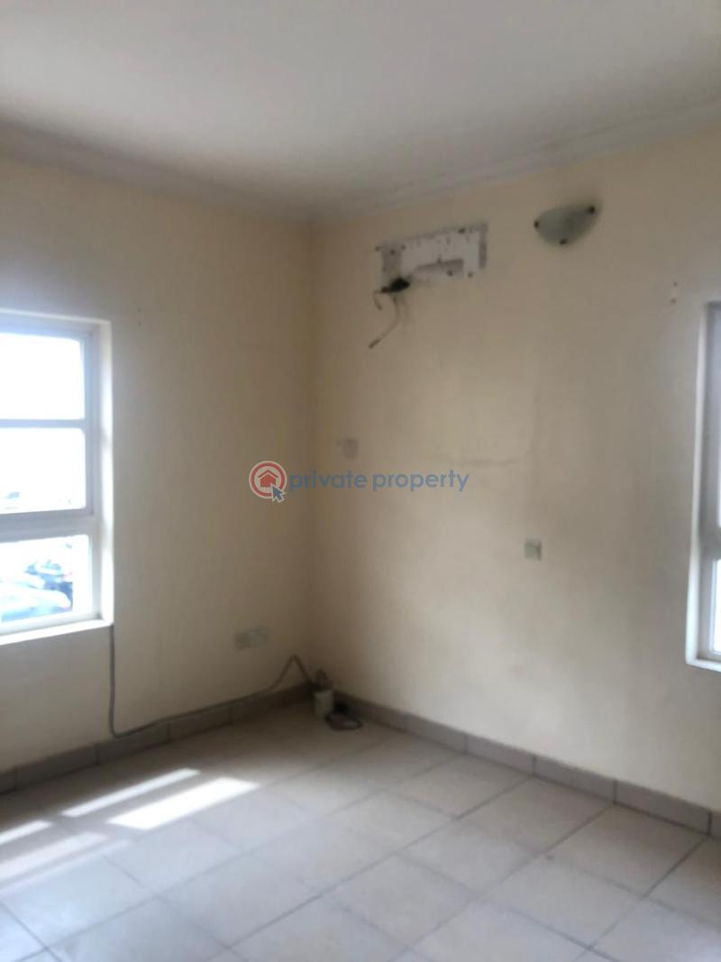 For rent 3 bedroom Flat & Apartment Milverton Estate Osapa Lekki Lagos
