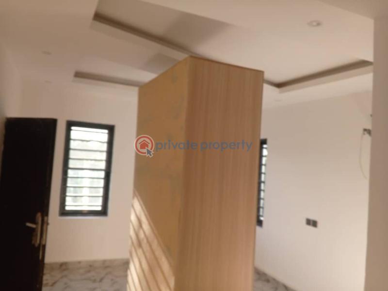 Beautiful 3bdrm flat in a good area - 3 3 bedroom Block Of Flats For Sale Ogba GRA Lagos - 3