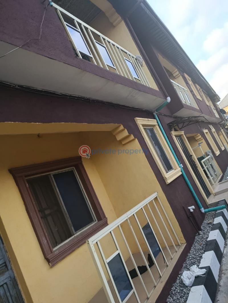10 bedroom House For Sale Olorufemi Igando Off Isheri Lasu Road Ikotun/Igando Lagos - 11
