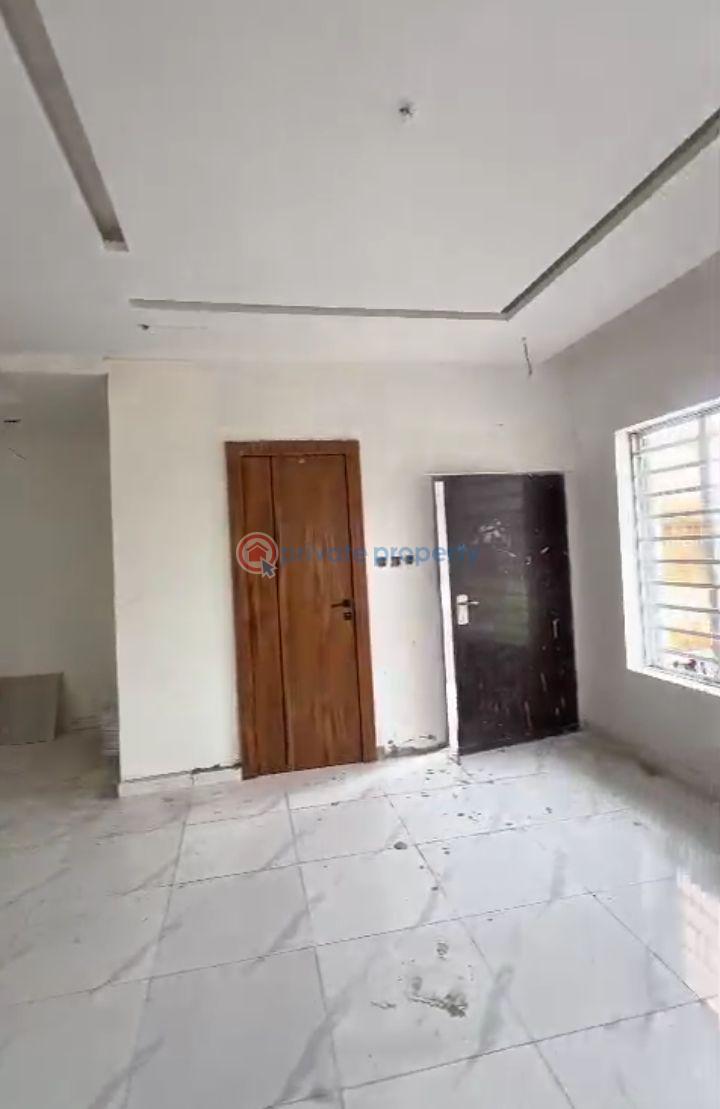 4 bedroom Semi detached Duplex For Sale Opposite The British Charterhouse School Abraham Adesanya Ajah Lagos - 9