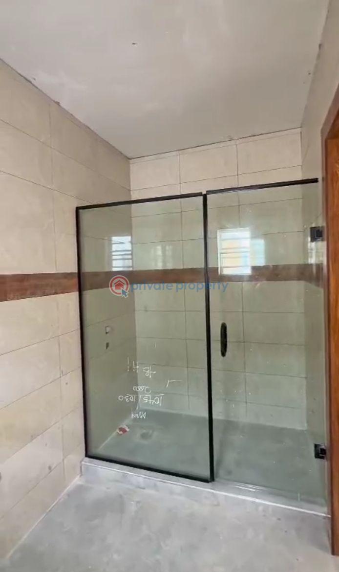 4 bedroom Semi detached Duplex For Sale Opposite The British Charterhouse School Abraham Adesanya Ajah Lagos - 5