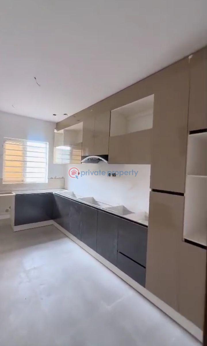 4 bedroom Semi detached Duplex For Sale Opposite The British Charterhouse School Abraham Adesanya Ajah Lagos - 6