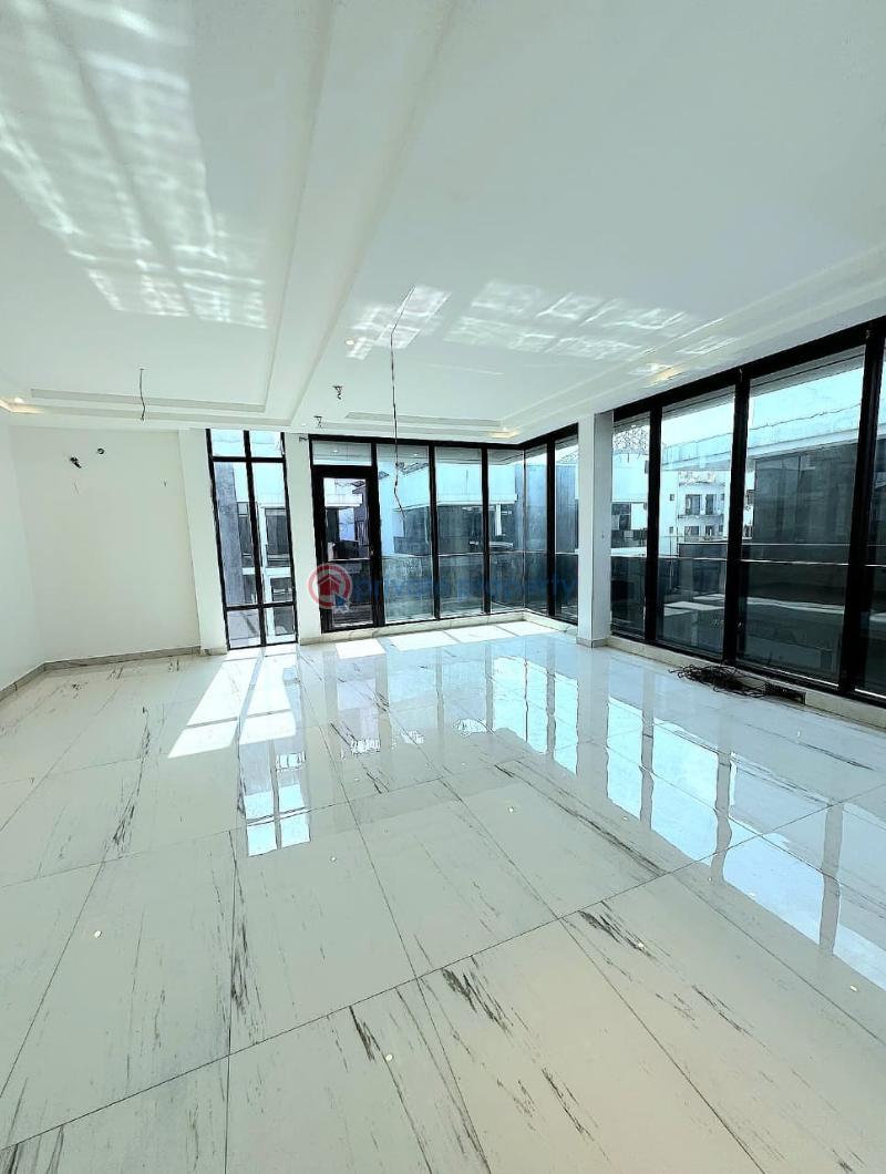 Beautiful 4 𝐁𝐄𝐃𝐑𝐎𝐎𝐌 semi detached 𝐃𝐔𝐏𝐋𝐄𝐗 𝐖𝐈𝐓𝐇 𝐀 𝐁𝐐 - 4 4 bedroom Semi detached Duplex For Rent Oniru Victoria Island Lagos - 4