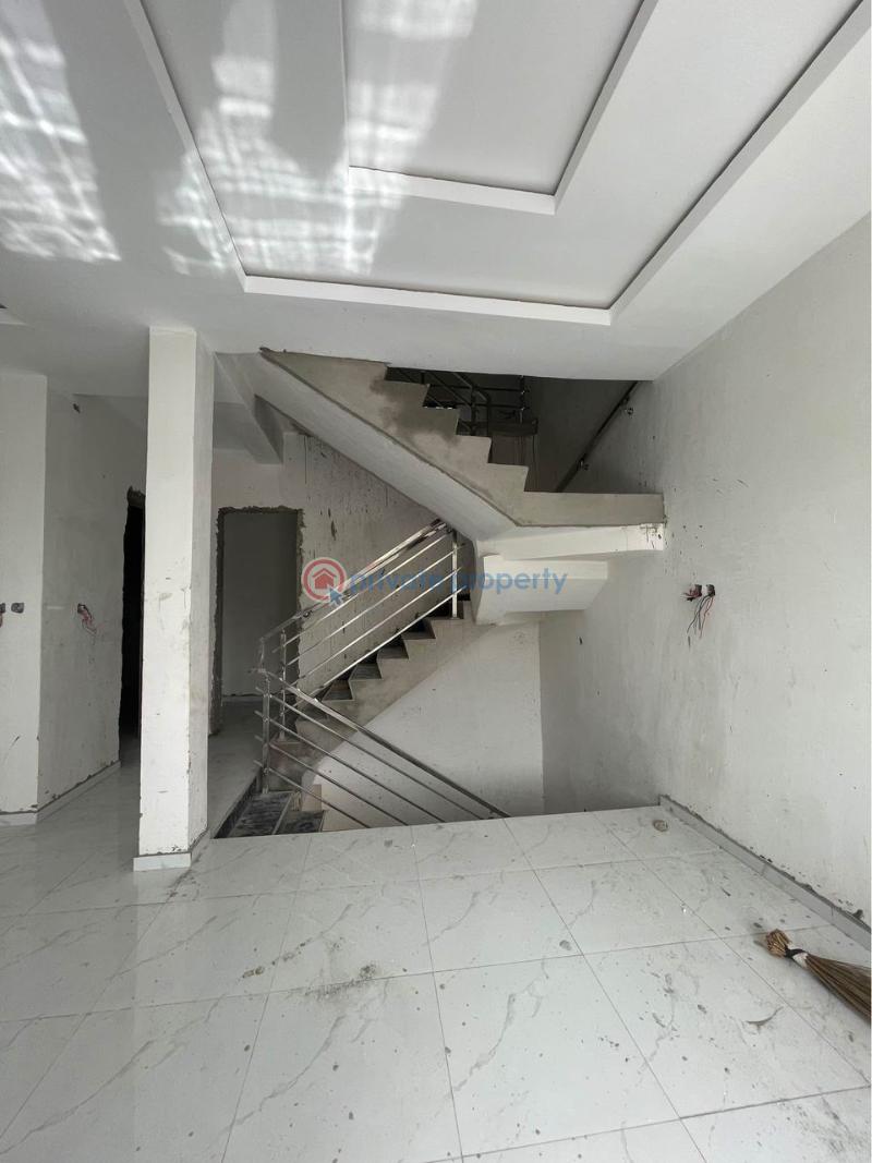Majestically built 4 bdrm duplex in a good area - 6 4 bedroom Terraced Duplex For Sale Oke-ira Ogba Lagos - 6