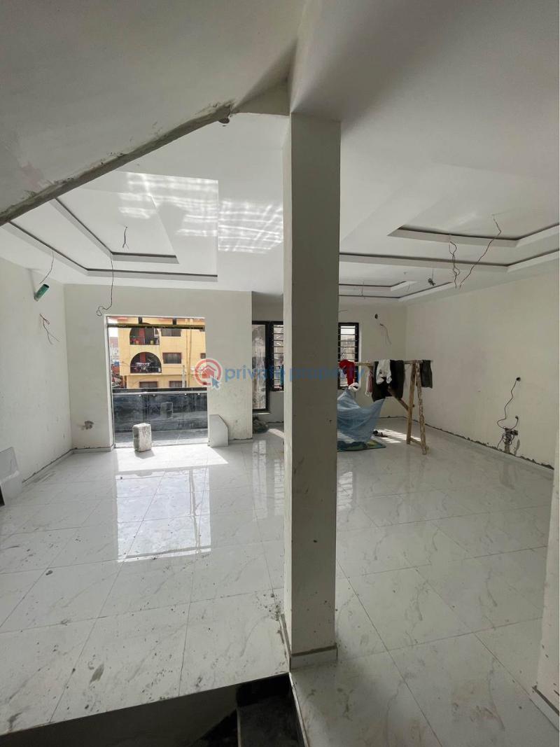 Majestically built 4 bdrm duplex in a good area - 4 4 bedroom Terraced Duplex For Sale Oke-ira Ogba Lagos - 4