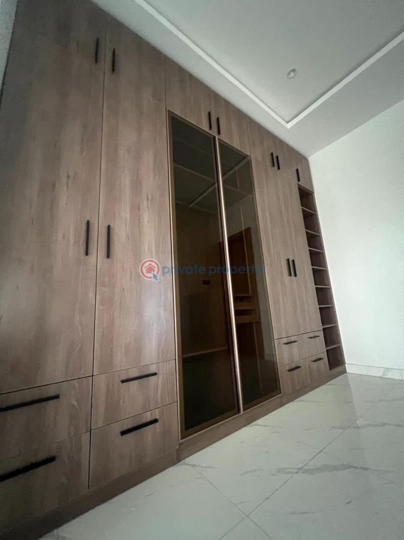 5 bedroom Detached Duplex For Sale Omole Phase 2 Ikeja Lagos - 3
