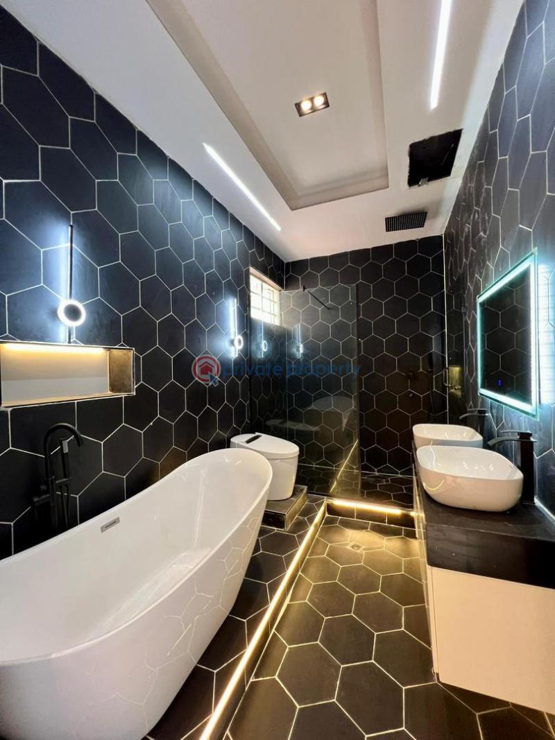 5 bedroom Detached Duplex For Sale Ologolo Lekki Lagos - 2