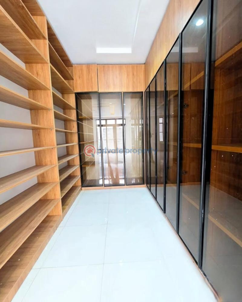 5 bedroom Townhouse For Sale Ilasan Lekki Lagos - 0