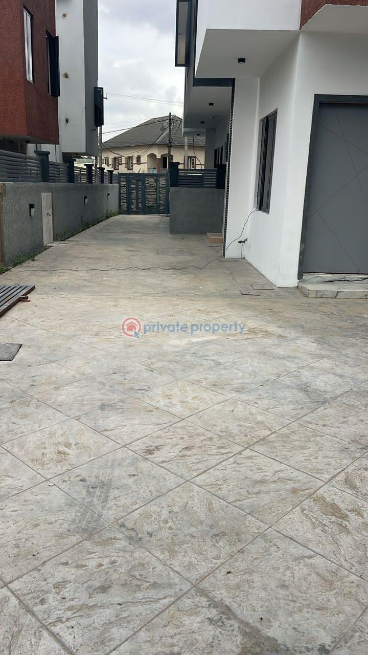 4 bedroom Semi detached Duplex For Sale Okupe Estate, Maryland Lagos - 7