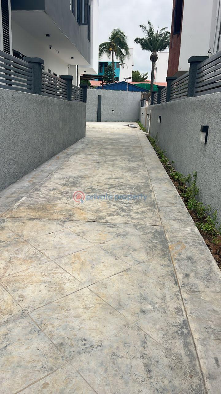 4 bedroom Semi detached Duplex For Sale Okupe Estate, Maryland Lagos - 3