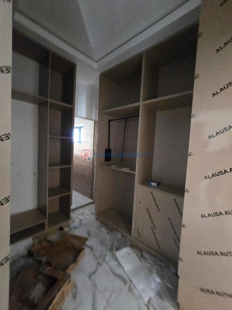 4 bedroom House For Sale In An Estate Ifako-Gbagada Lagos - 6