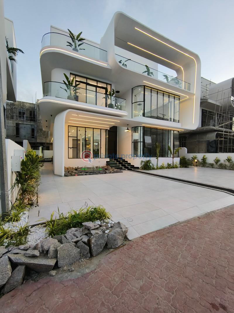 5 bedroom Duplex For Sale Pinnock Axis Osapa Lekki Lagos - 0