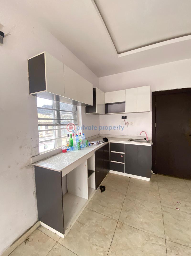 Beautiful master bedroom - 5 1 bedroom Shared Apartment For Rent Nice And Specious Estate Chevron Drive Lekki Lagos - 5