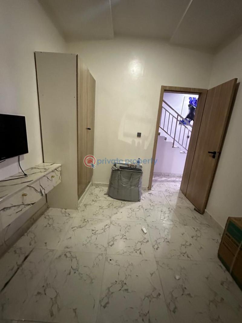 Beautiful semi  bedroom - 3 1 bedroom Shared Apartment For Rent Nice Estate In Orchid Along Lekki Expressway Lagos - 3