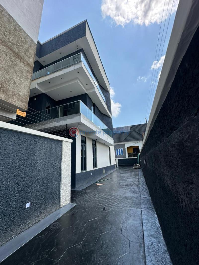 5 bedroom Semi detached Duplex For Sale Omole Phase 1 Ojodu Lagos - 0