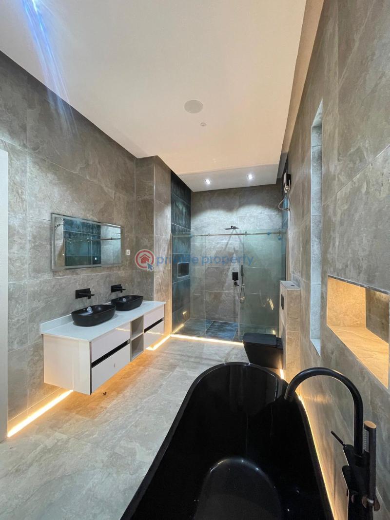 5 bedroom Detached Duplex For Sale Chevron Lagos Island  - 8