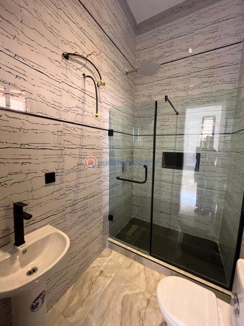 5 bedroom Detached Duplex For Sale Chevron Lagos Island  - 10
